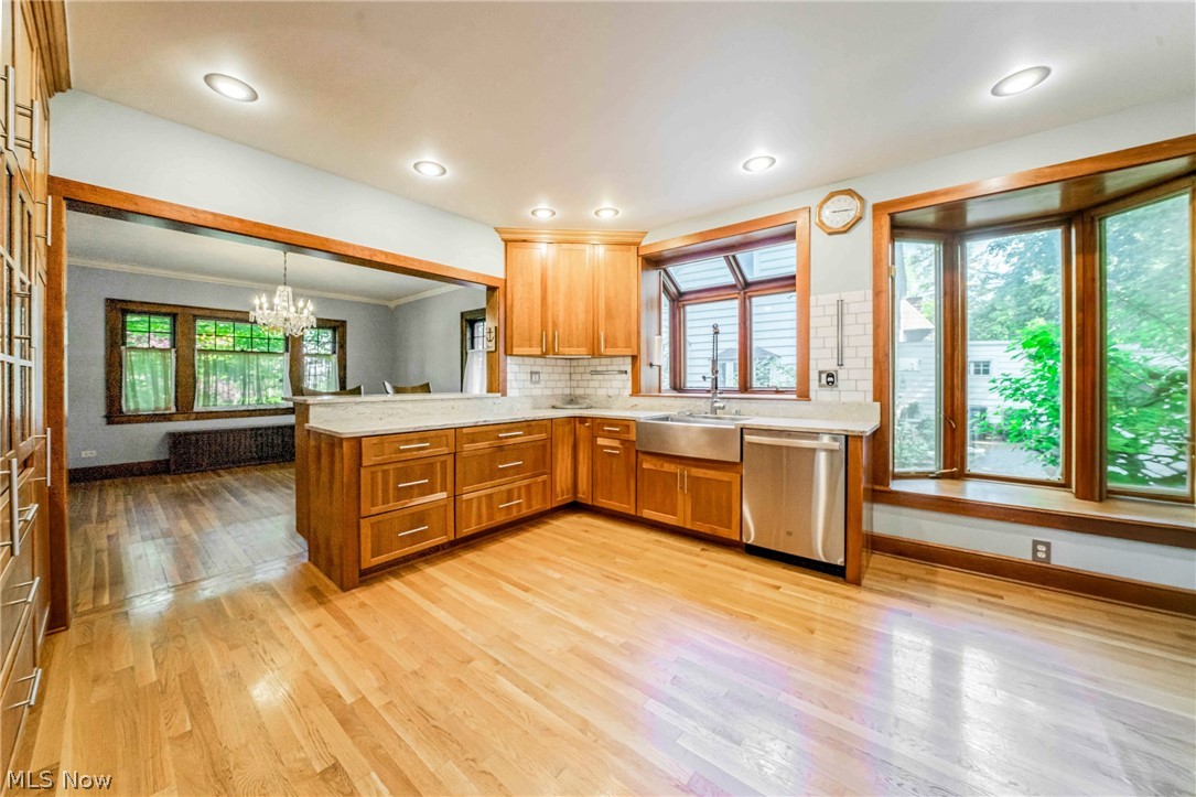 1327 Oakridge Drive Cleveland Heights OH 44121