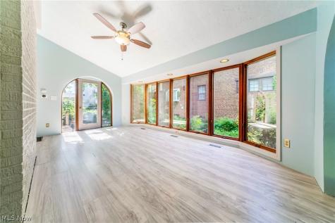 1327 Oakridge Drive Cleveland Heights OH 44121