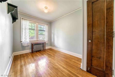 1327 Oakridge Drive Cleveland Heights OH 44121