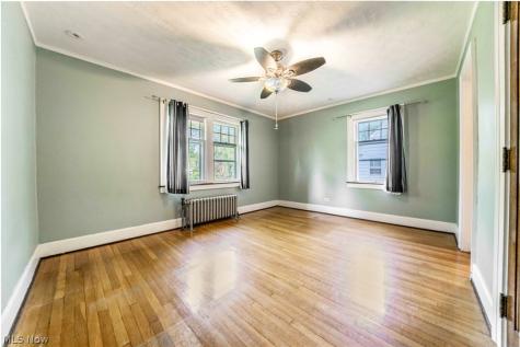 1327 Oakridge Drive Cleveland Heights OH 44121