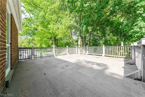 1327 Oakridge Drive Cleveland Heights OH 44121