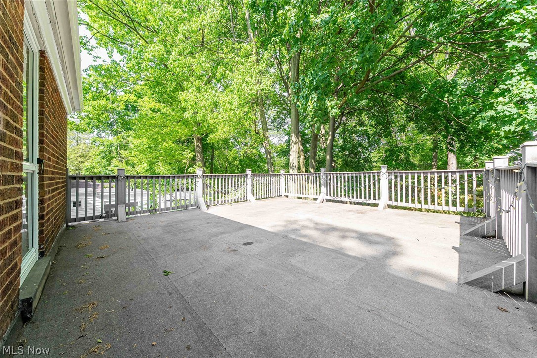 1327 Oakridge Drive Cleveland Heights OH 44121