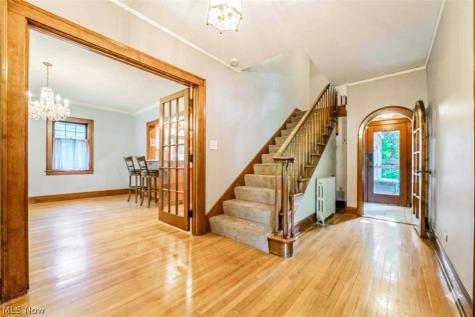 1327 Oakridge Drive Cleveland Heights OH 44121