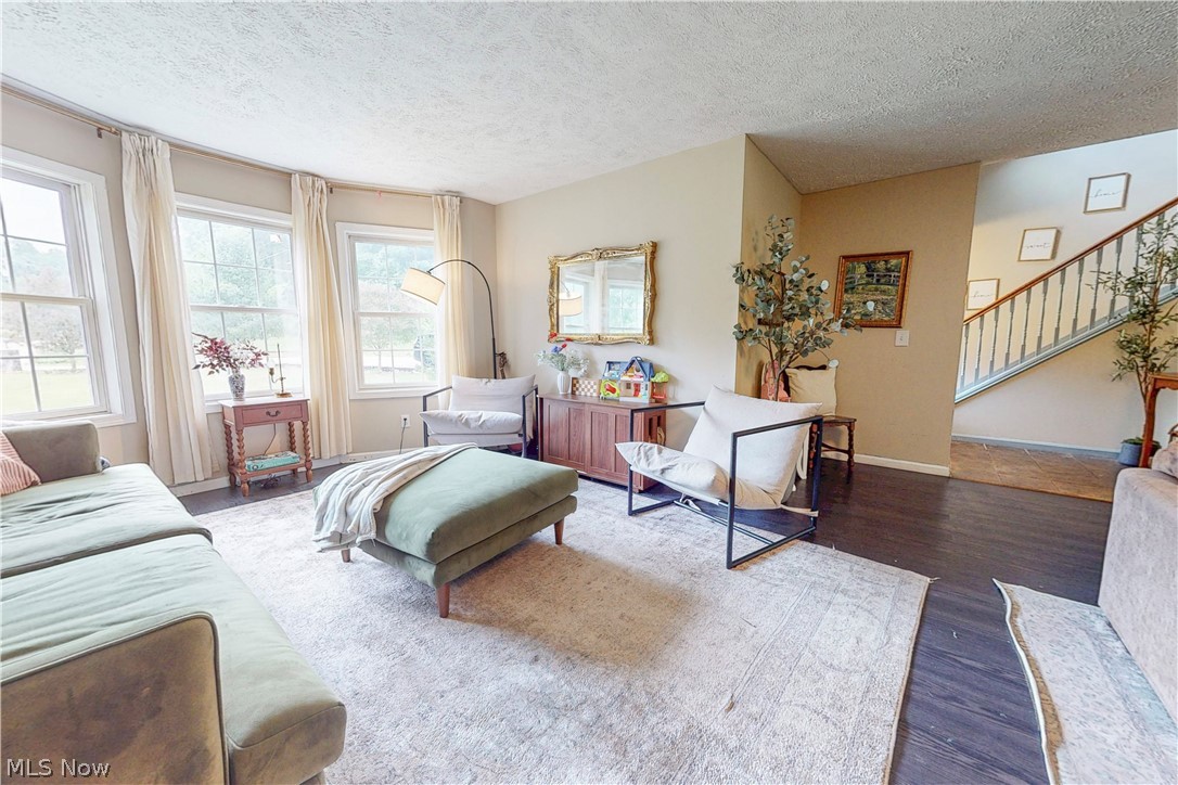 4982 State Route 213 Toronto OH 43964