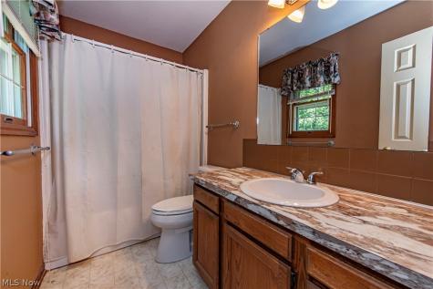 587 Red Rock Drive Wadsworth OH 44281