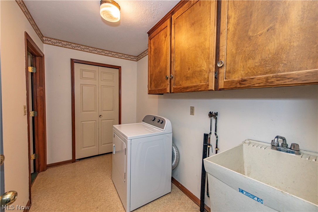 587 Red Rock Drive Wadsworth OH 44281