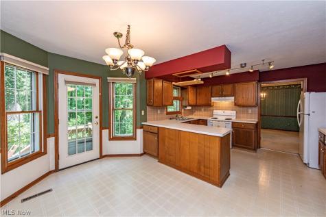 587 Red Rock Drive Wadsworth OH 44281