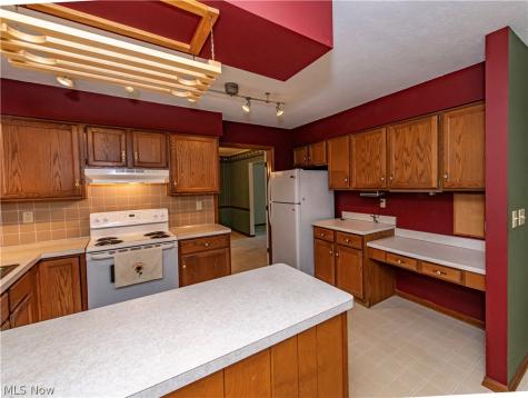 587 Red Rock Drive Wadsworth OH 44281