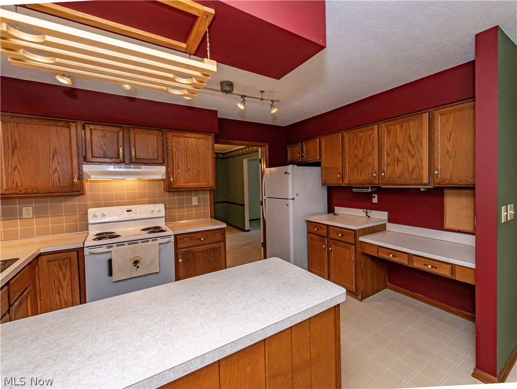 587 Red Rock Drive Wadsworth OH 44281
