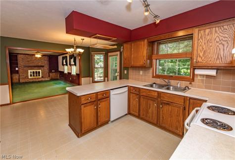 587 Red Rock Drive Wadsworth OH 44281