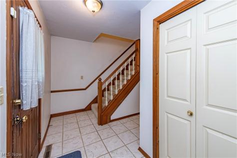 587 Red Rock Drive Wadsworth OH 44281