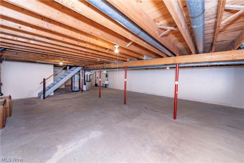 587 Red Rock Drive Wadsworth OH 44281