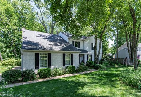 587 Red Rock Drive Wadsworth OH 44281