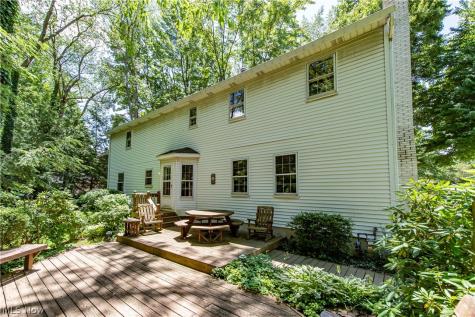 587 Red Rock Drive Wadsworth OH 44281