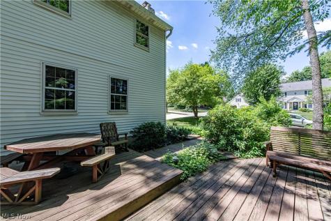587 Red Rock Drive Wadsworth OH 44281