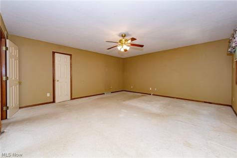 587 Red Rock Drive Wadsworth OH 44281
