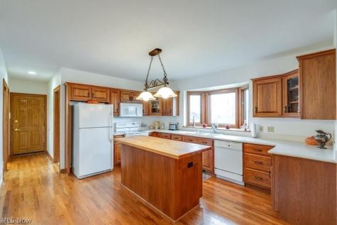 4700 Barnsleigh Drive Bath OH 44333