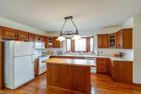 4700 Barnsleigh Drive Bath OH 44333