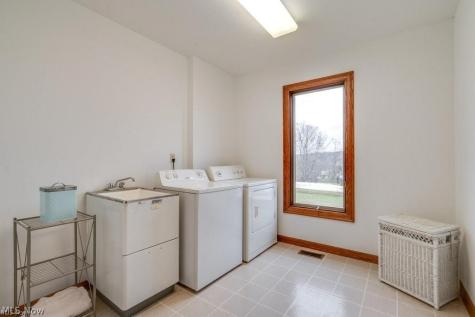 4700 Barnsleigh Drive Bath OH 44333