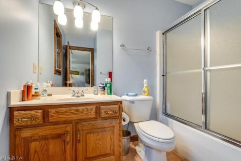 4700 Barnsleigh Drive Bath OH 44333