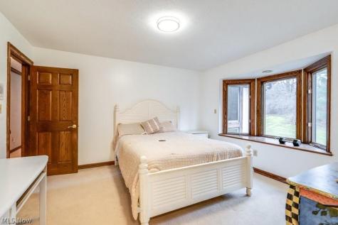 4700 Barnsleigh Drive Bath OH 44333