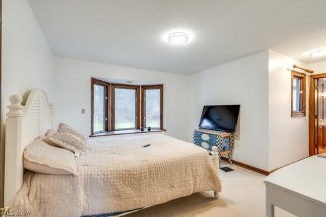 4700 Barnsleigh Drive Bath OH 44333