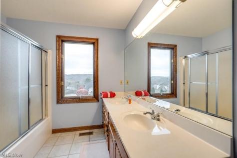 4700 Barnsleigh Drive Bath OH 44333