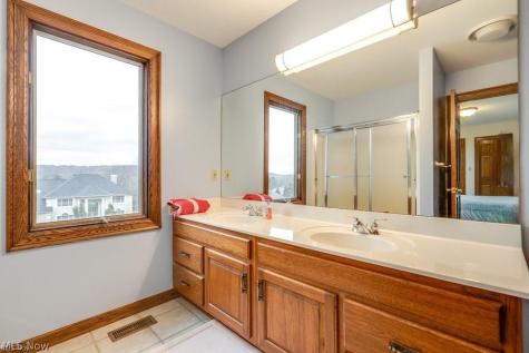 4700 Barnsleigh Drive Bath OH 44333