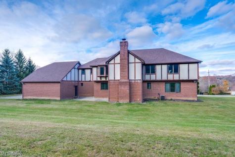 4700 Barnsleigh Drive Bath OH 44333