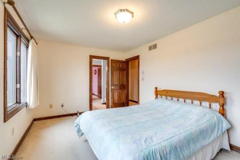 4700 Barnsleigh Drive Bath OH 44333