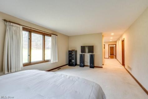 4700 Barnsleigh Drive Bath OH 44333
