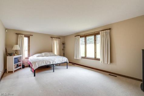 4700 Barnsleigh Drive Bath OH 44333