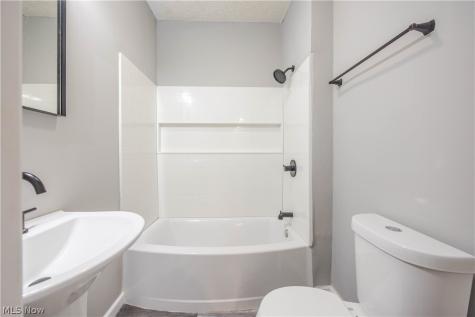3282 W 38th Street Cleveland OH 44109