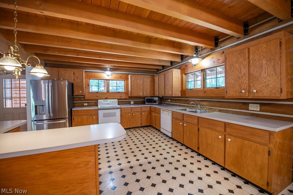 6479 Locust Lane NE Magnolia OH 44643
