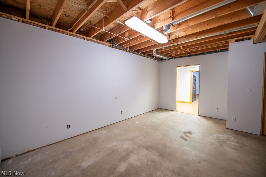 6479 Locust Lane NE Magnolia OH 44643