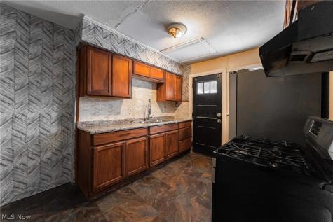 12600 Astor Avenue Cleveland OH 44135
