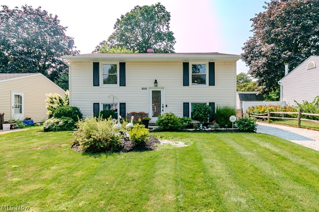 1856 Stirling Road Madison OH 44057