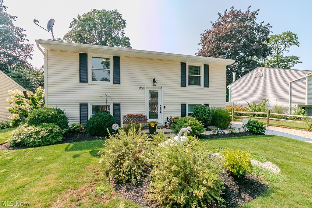 1856 Stirling Road Madison OH 44057