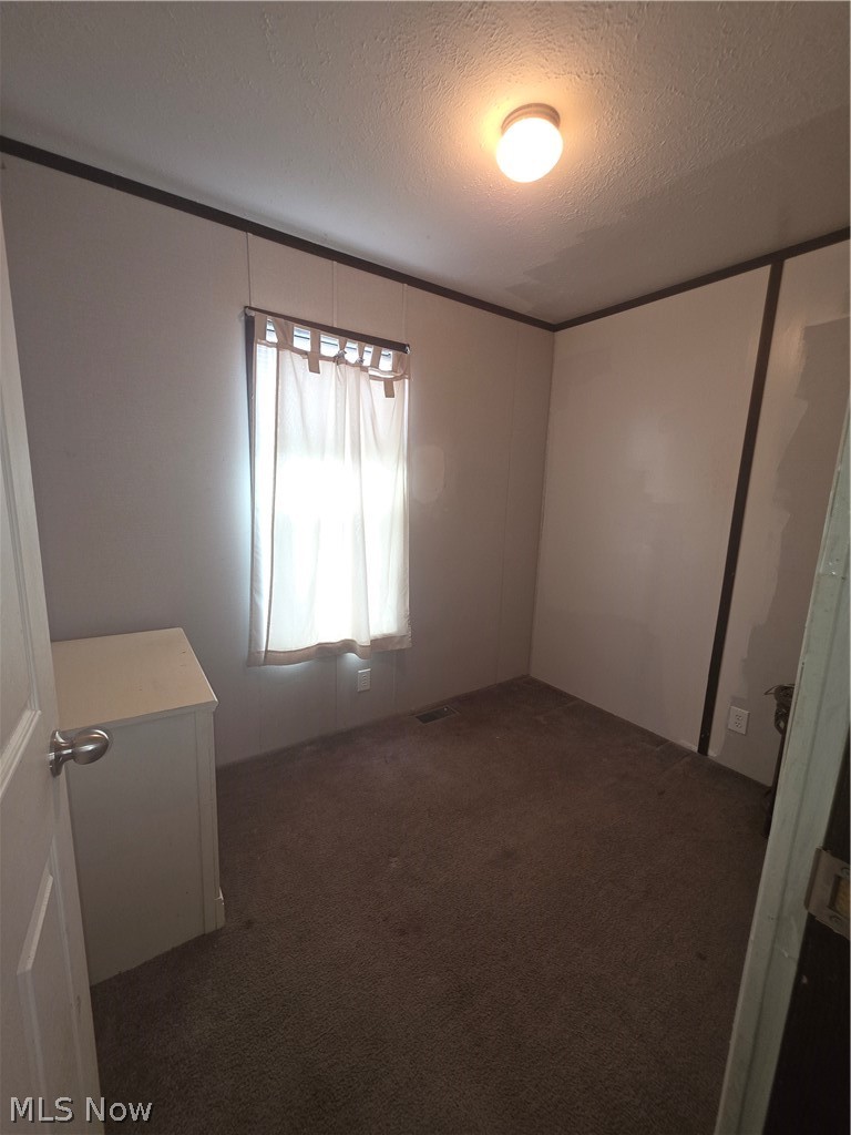8269 Russell Lane Cleveland OH 44109