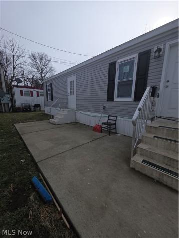 8269 Russell Lane Cleveland OH 44109