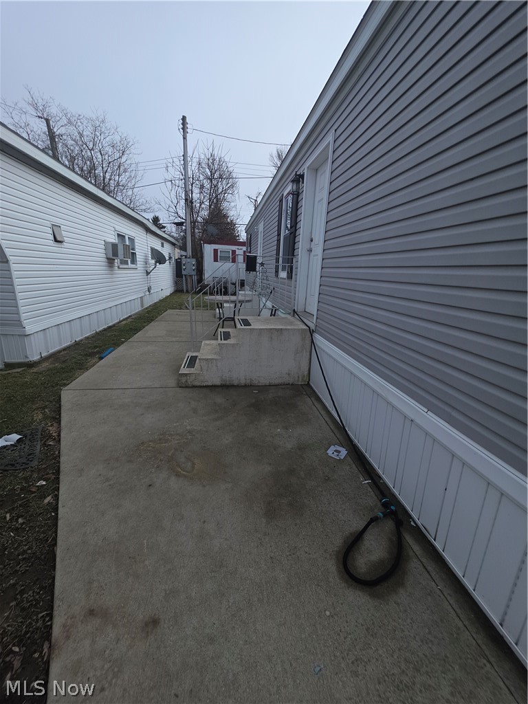 8269 Russell Lane Cleveland OH 44109