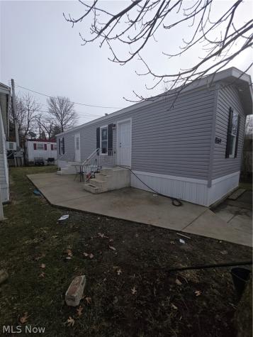 8269 Russell Lane Cleveland OH 44109