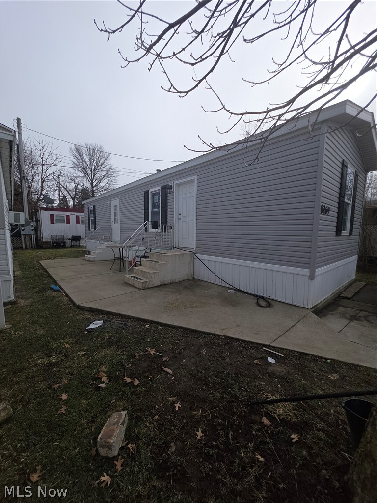 8269 Russell Lane Cleveland OH 44109