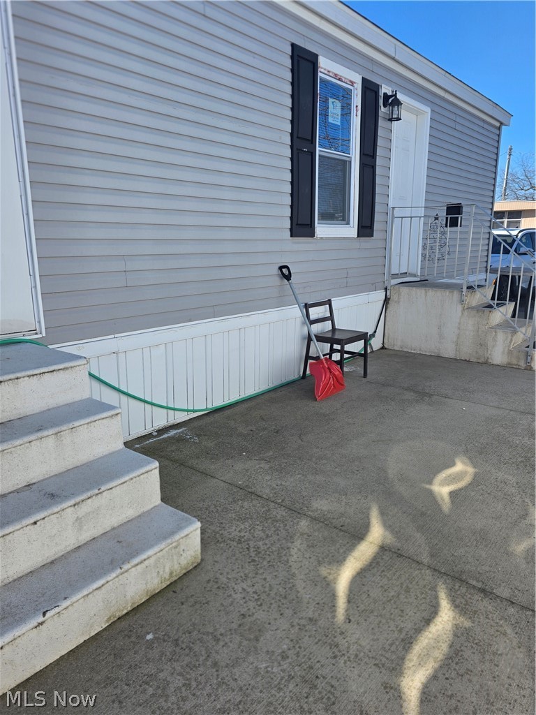 8269 Russell Lane Cleveland OH 44109