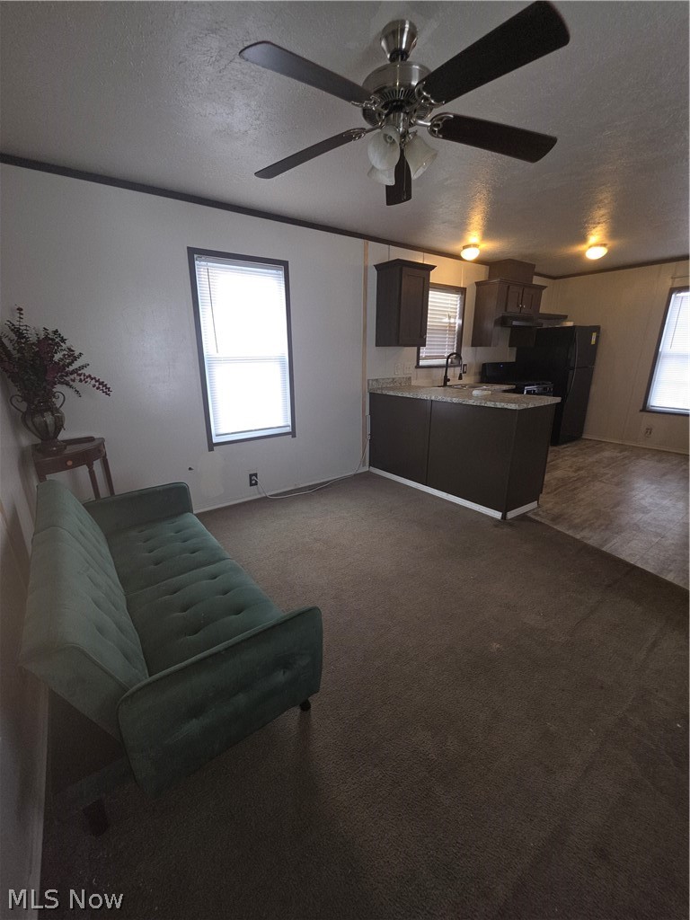 8269 Russell Lane Cleveland OH 44109