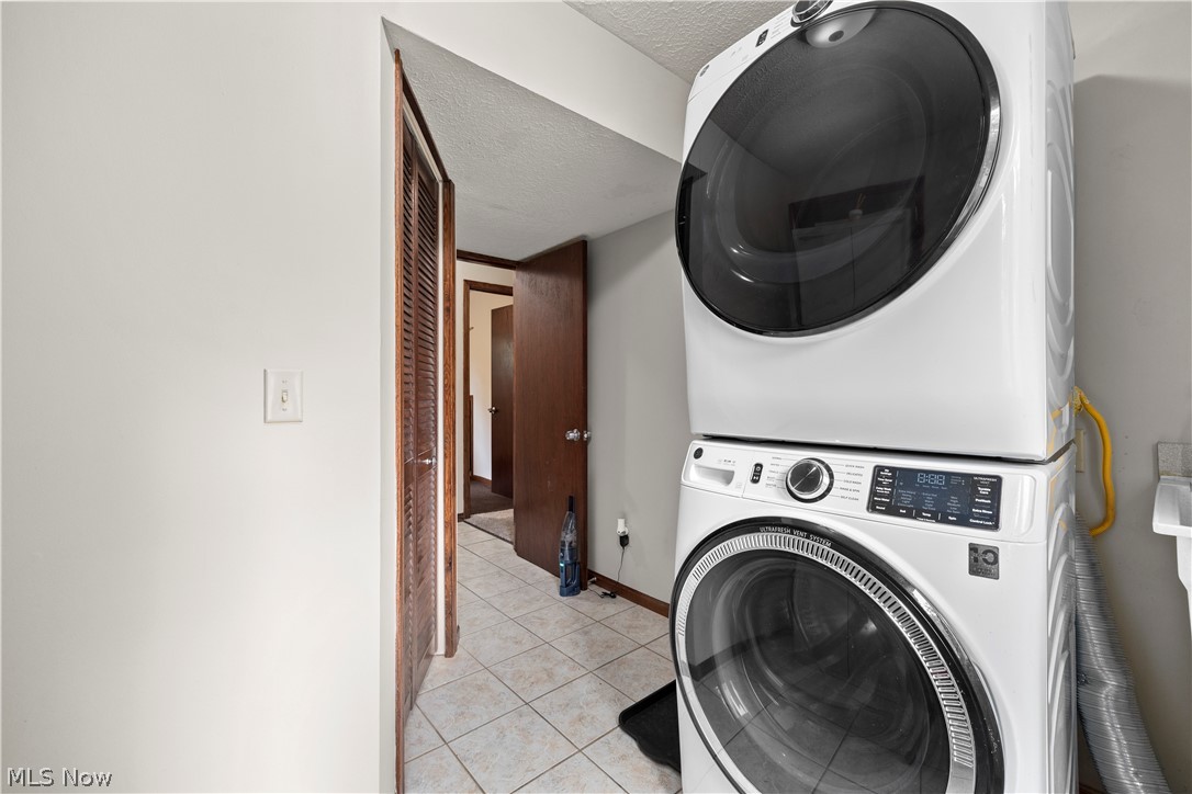 823 Willow Hollow Court Amherst OH 44001