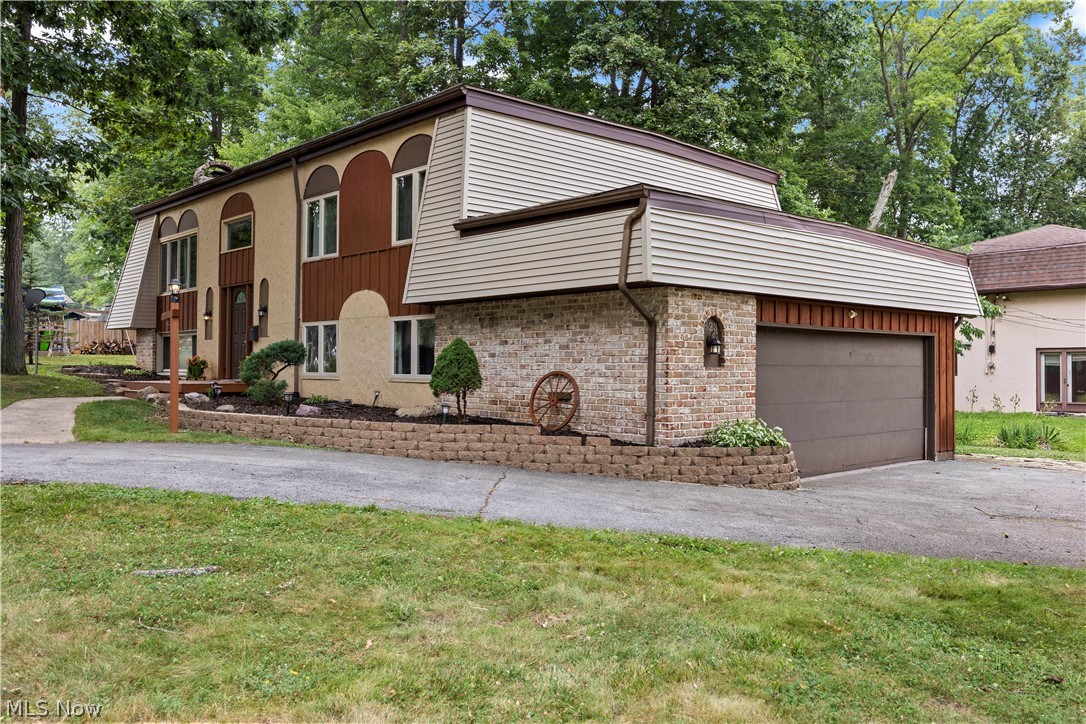 823 Willow Hollow Court Amherst OH 44001