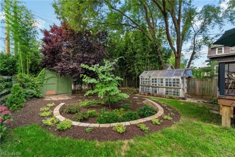1338 W 64 Street Cleveland OH 44102