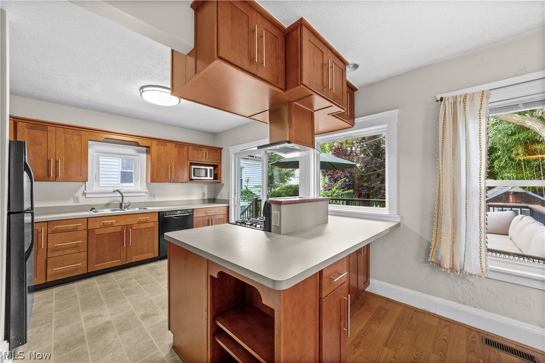 1338 W 64 Street Cleveland OH 44102