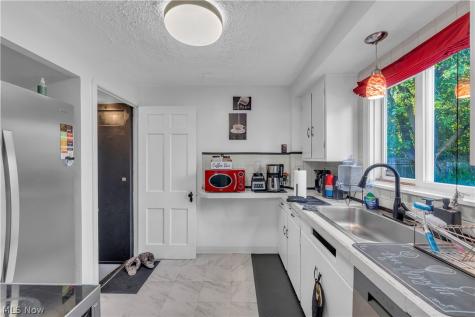 3962 Grosvenor Road South Euclid OH 44118